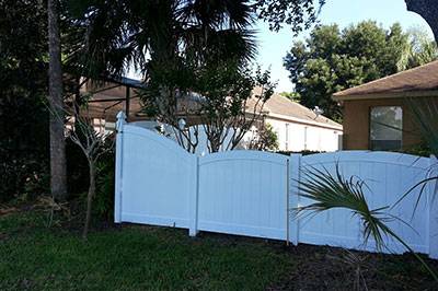 white color vinyl fence