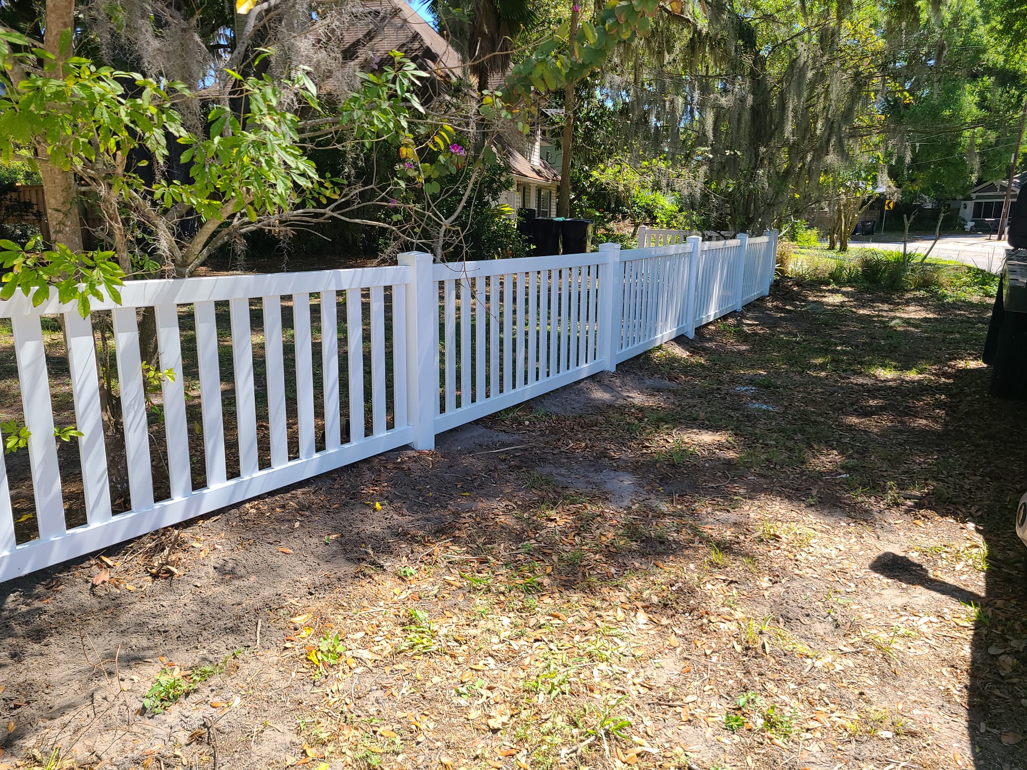 white color aluminum fencing